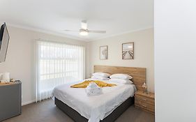 Morview Holiday Homes-Implala